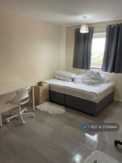 1 bedroom in a flat share to rent, Harrington Square, Camden, NW1