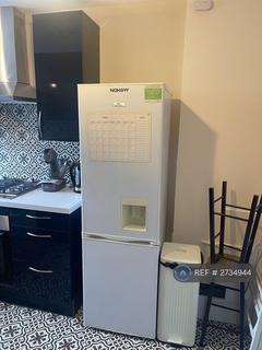 1 bedroom in a flat share to rent, Harrington Square, Camden, NW1
