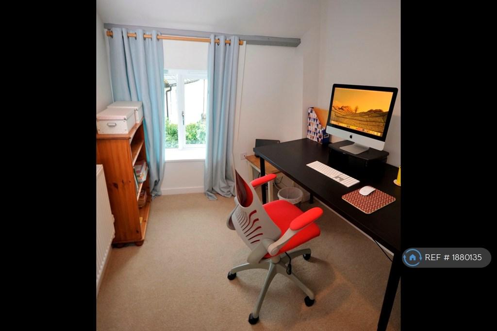 Single Bedroom 2.
