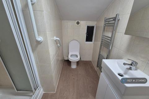 Studio to rent, Sach Road, London, E5