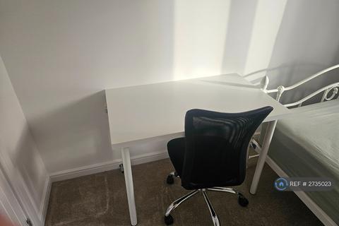 1 bedroom in a house share to rent, Foxglove Road, Milton Keynes, MK12