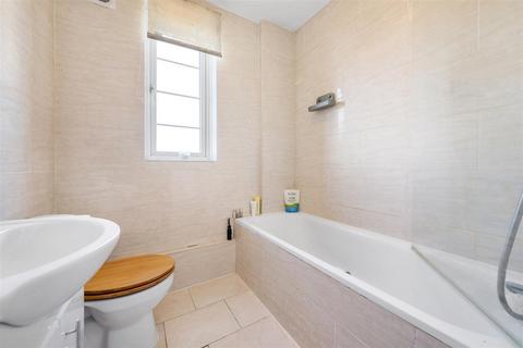 1 bedroom flat for sale, Sherbourne Court, Elmers End Road, Anerley, London, SE20