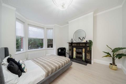 2 bedroom flat for sale, Furness Road, London NW10