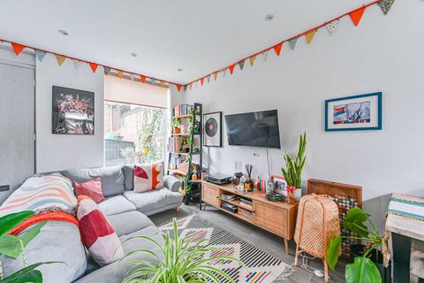 2 bedroom end of terrace house for sale, Muirkirk Road, Catford, London, SE6