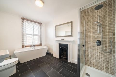 4 bedroom flat for sale, Acre Lane, London SW2