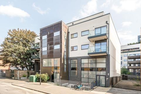 Singer Mews, London SW4