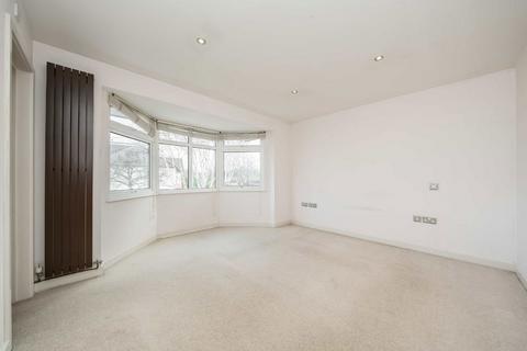 2 bedroom flat to rent, Egerton Road, Twickenham TW2