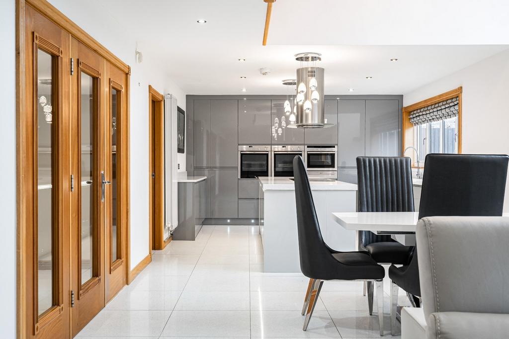 Kitchen/Dining