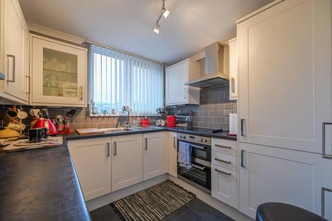 Burr Close, St Katharine Docks, London, E1W