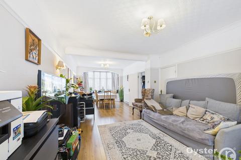 4 bedroom end of terrace house for sale, Raleigh Drive, London, N20
