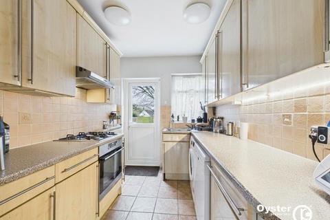 4 bedroom end of terrace house for sale, Raleigh Drive, London, N20
