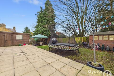 4 bedroom end of terrace house for sale, Raleigh Drive, London, N20