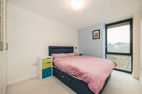 1 bedroom flat for sale, Bloemfontein Road, London W12
