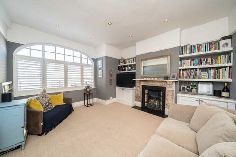 4 bedroom flat for sale, Mitcham Lane, London SW16