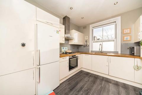 4 bedroom flat for sale, Mitcham Lane, London SW16