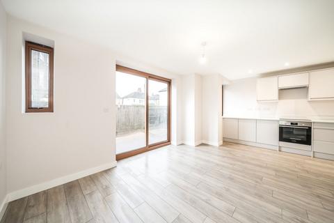 undefined, Russell Road, Mitcham CR4