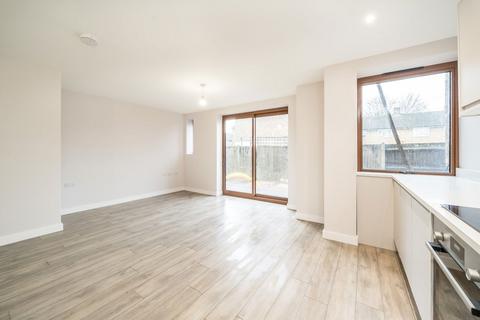 undefined, Russell Road, Mitcham CR4