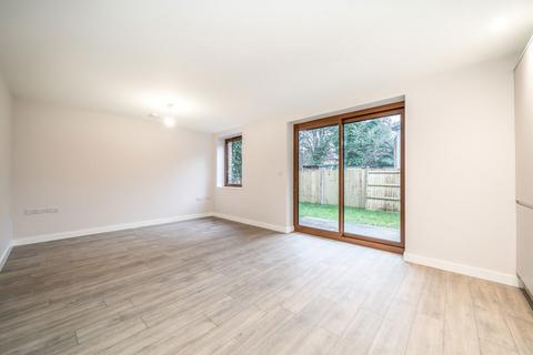 1 bedroom maisonette for sale, Russell Road, Mitcham CR4