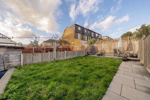 3 bedroom house for sale, Chudleigh Road, London SE4