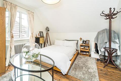 4 bedroom semi-detached house for sale, St. Margarets Road, London SE4