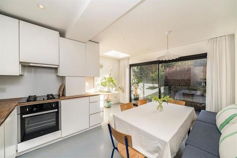 2 bedroom flat for sale, Tressillian Road, London SE4