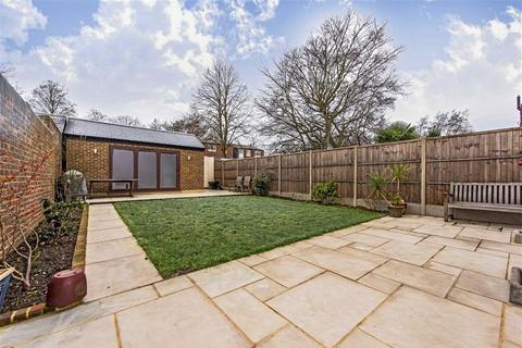 5 bedroom house to rent, Elmers Drive, Teddington TW11
