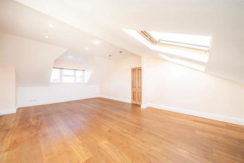 5 bedroom house to rent, Elmers Drive, Teddington TW11