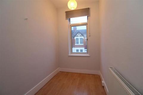 3 bedroom terraced house to rent, Willow Vale, London W12