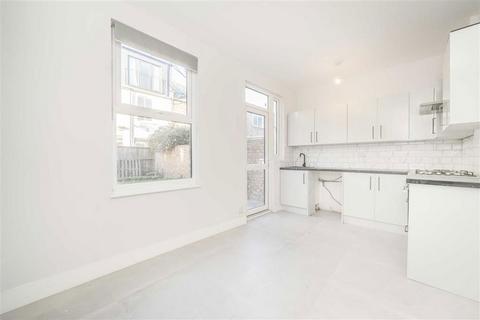 3 bedroom terraced house to rent, Willow Vale, London W12