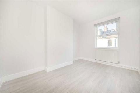 3 bedroom terraced house to rent, Willow Vale, London W12