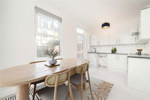 3 bedroom terraced house to rent, Willow Vale, London W12