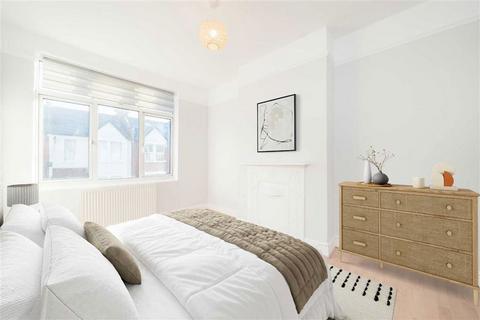 3 bedroom terraced house to rent, Willow Vale, London W12