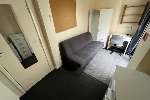 1 bedroom in a house share to rent, Raleigh Street, Nottingham NG7