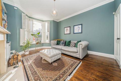 1 bedroom flat for sale, Tabley Road, London N7