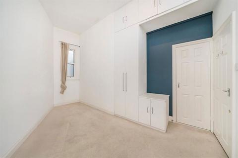 2 bedroom flat for sale, Caledonian Road, London N7