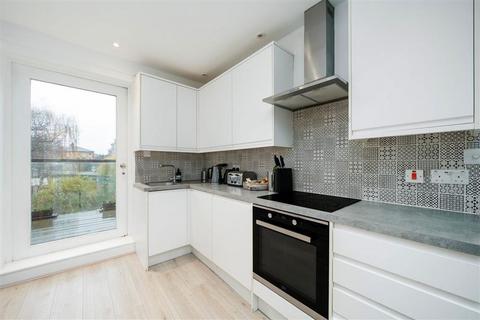 2 bedroom flat for sale, Moray Road, London N4