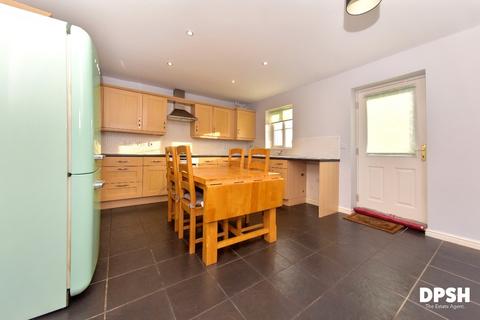 undefined, Digpal Road, Churwell