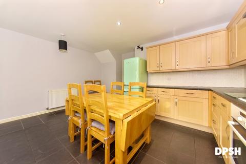 undefined, Digpal Road, Churwell