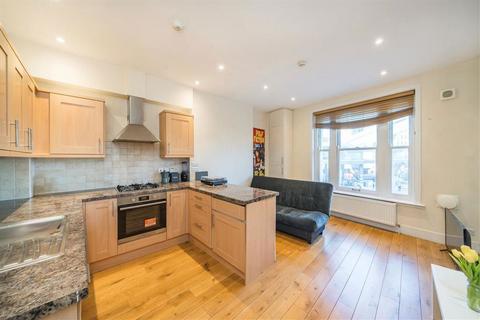 1 bedroom flat to rent, South Lambeth Place, London SW8