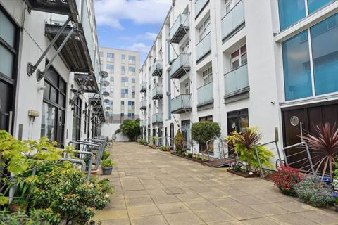 2 bedroom flat for sale - Empire Square, London N7