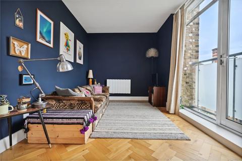 2 bedroom flat for sale, Empire Square, London N7