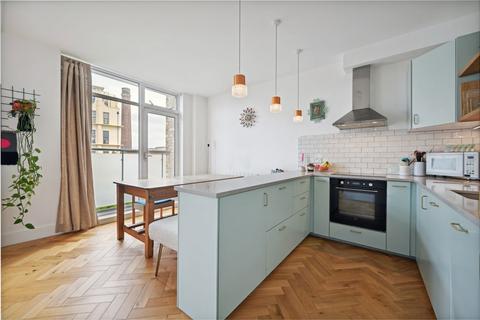 2 bedroom flat for sale, Empire Square, London N7