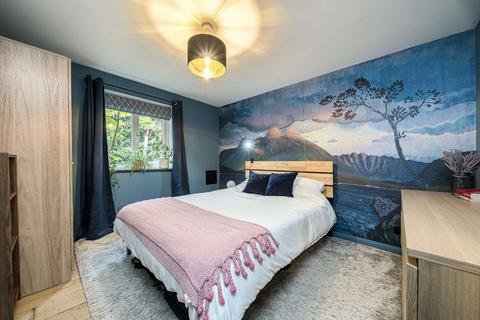 1 bedroom flat for sale, Linwood Close, London SE5