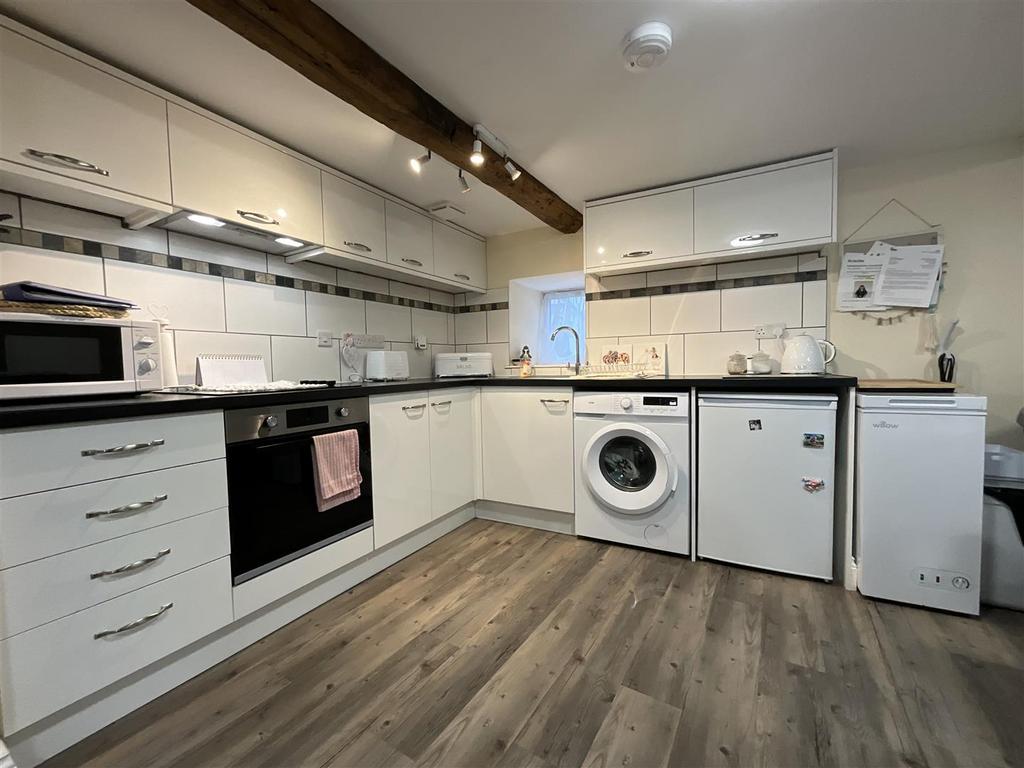 Lounge / Kitchen