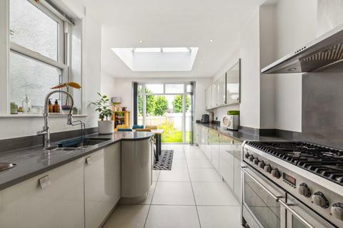 4 bedroom house to rent, Hazelwood Lane, London N13