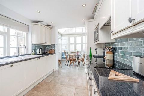 2 bedroom flat to rent, Alderney Street, London SW1V