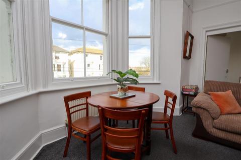 2 bedroom flat for sale, Pevensey Road, St Leonards-On-Sea