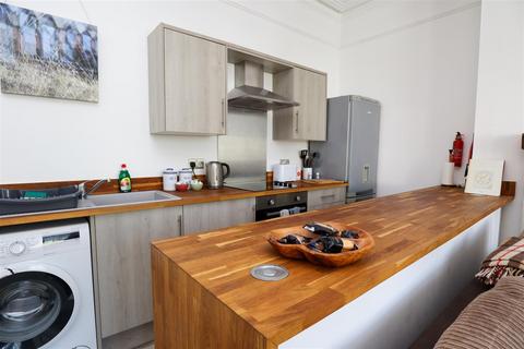 2 bedroom flat for sale, Pevensey Road, St Leonards-On-Sea