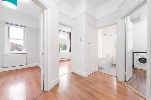 2 bedroom flat for sale, Albemarle Road, Beckenham, BR3