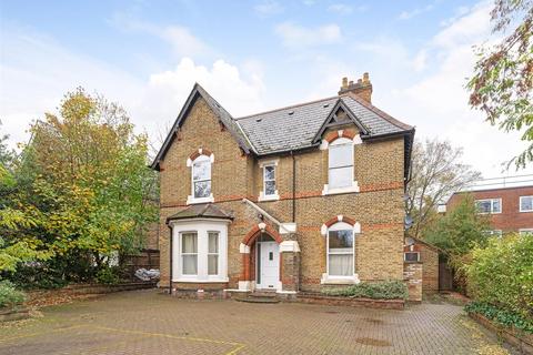 2 bedroom flat for sale, Albemarle Road, Beckenham, Bromley, BR3